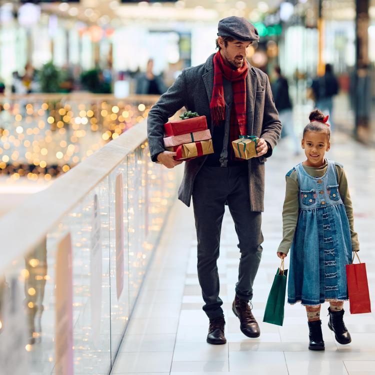 Shoppers Embrace the Holiday Season with Cautious Optimism